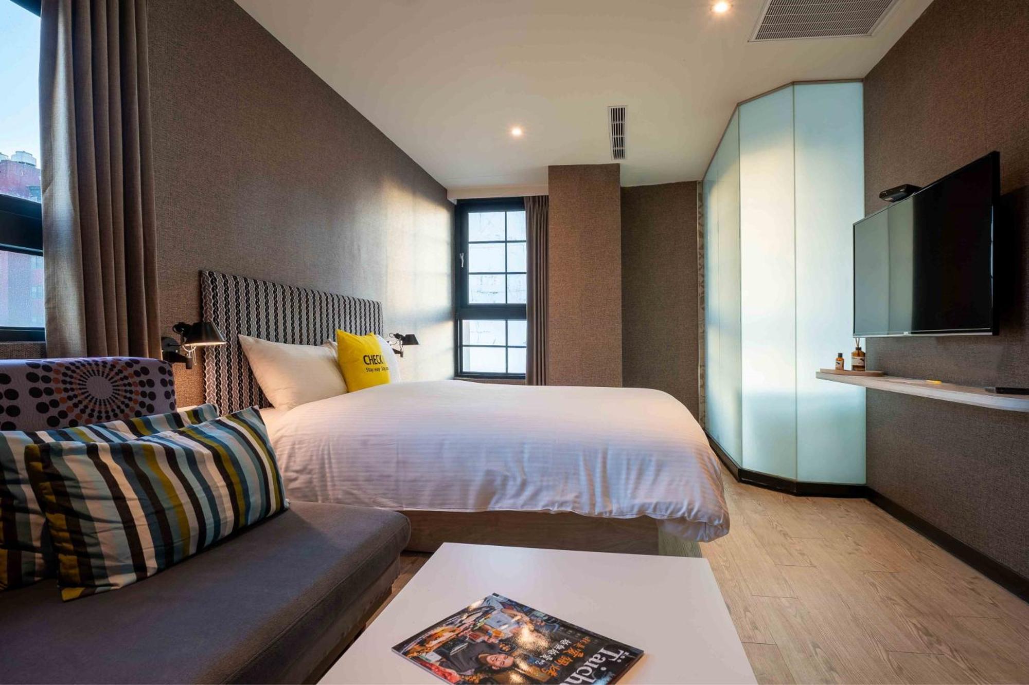 Check Inn Taichung Ziyou Exterior photo