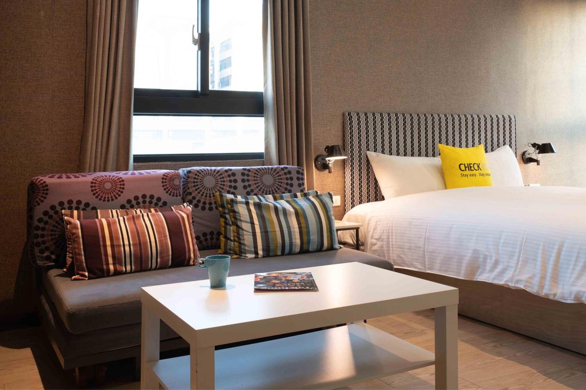 Check Inn Taichung Ziyou Exterior photo