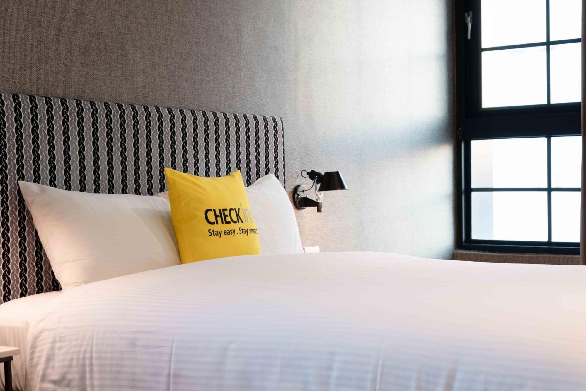 Check Inn Taichung Ziyou Exterior photo