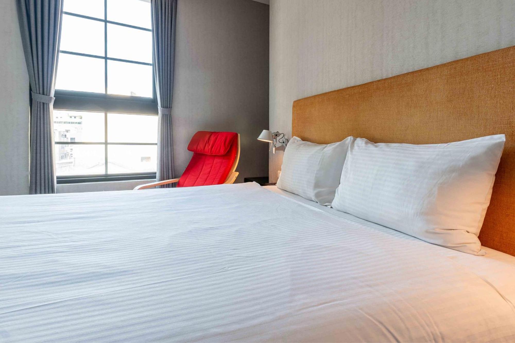 Check Inn Taichung Ziyou Exterior photo