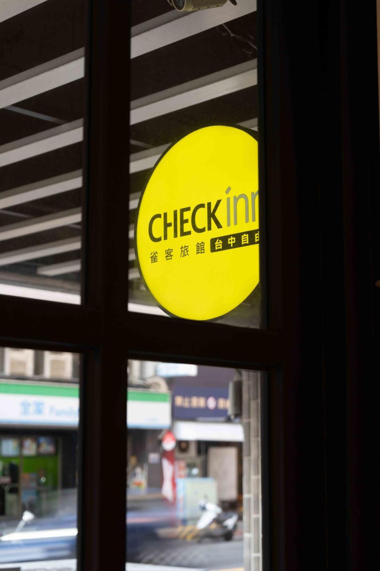 Check Inn Taichung Ziyou Exterior photo